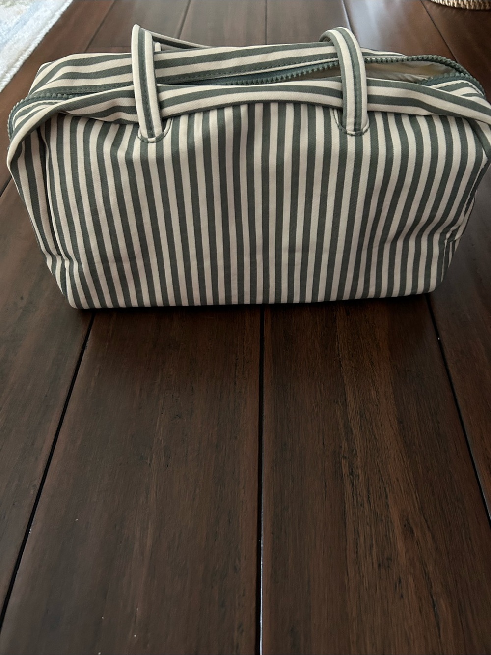 Imperfect Baggu Bowler Bag - Picture 8 of 9